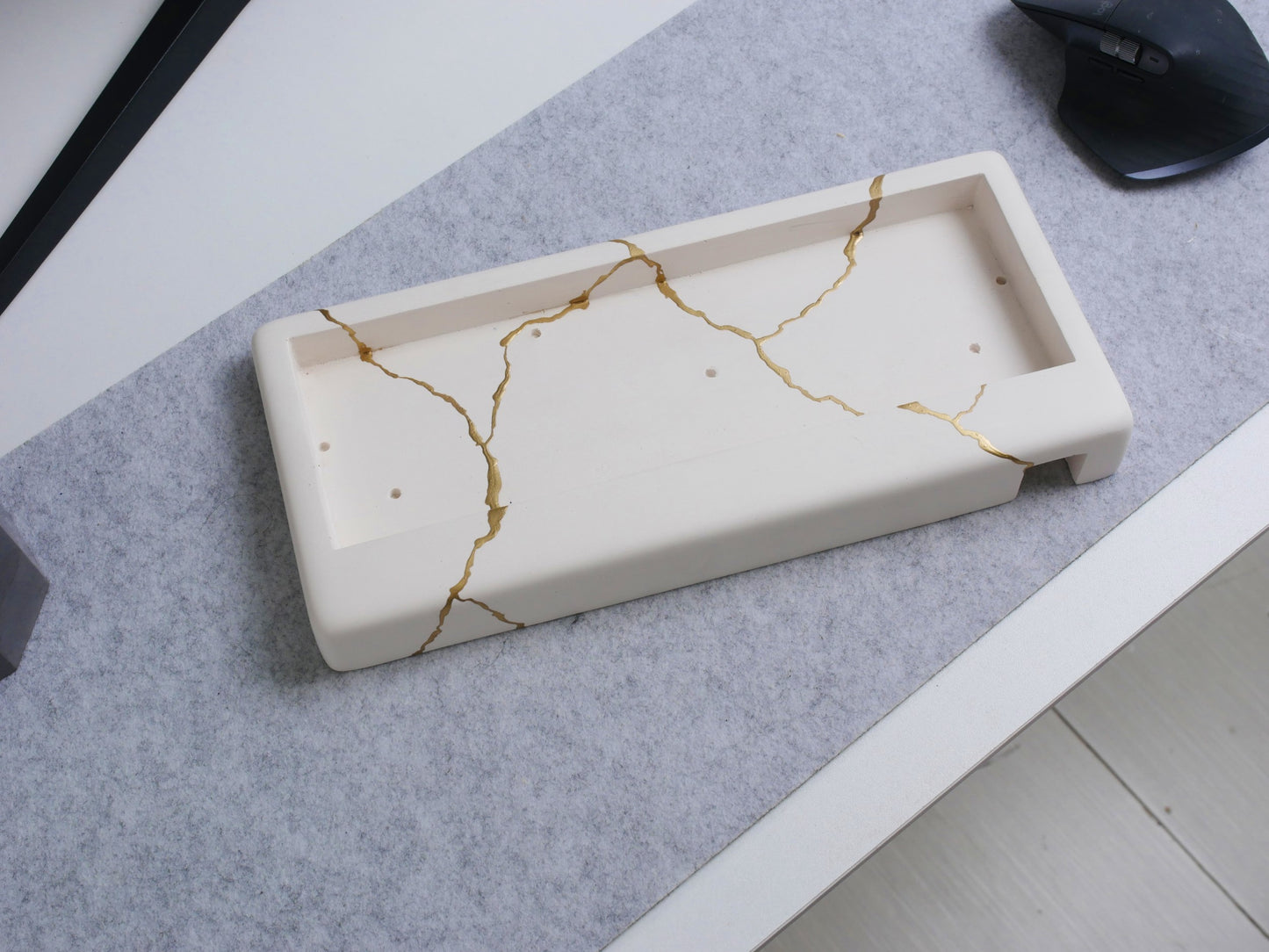 Mason60 Kintsugi- White 2