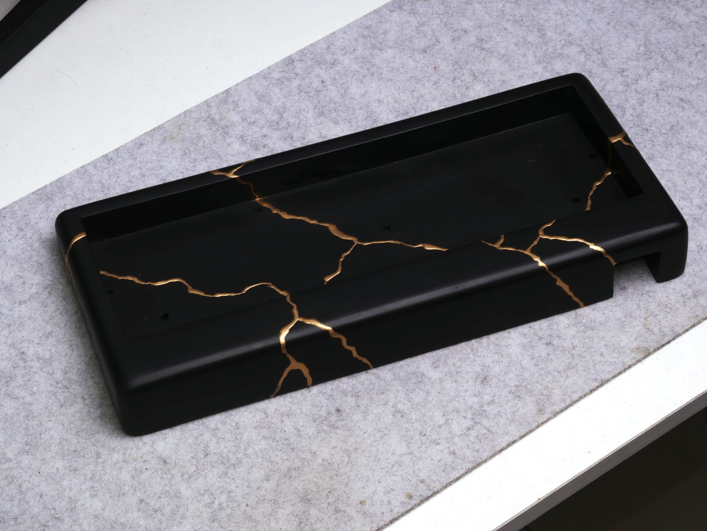 Mason60 Kintsugi Rd 3- Black 1